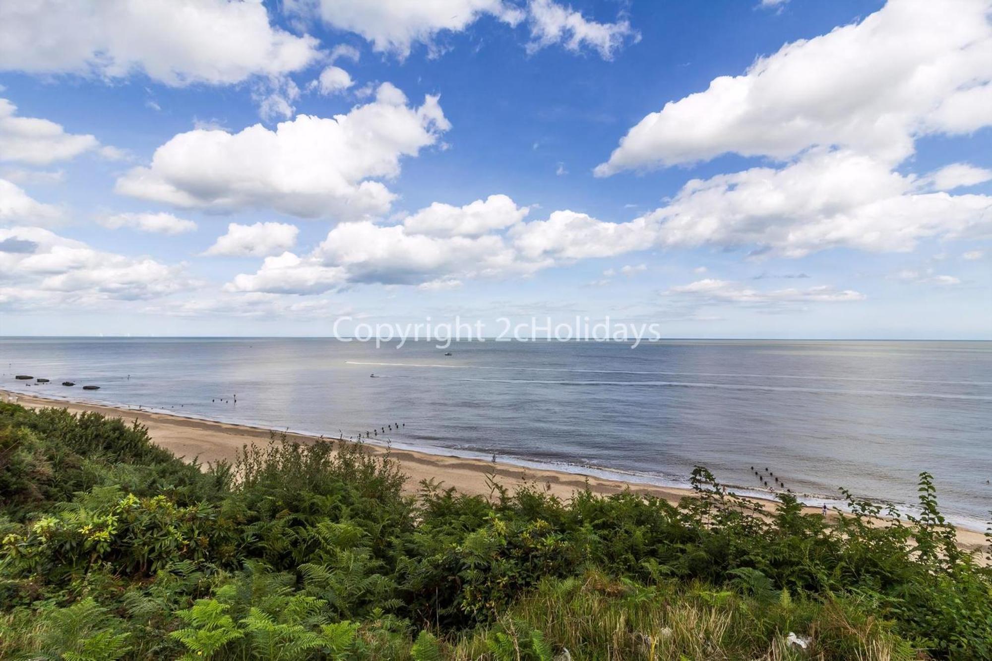 Beautiful Caravan For Hire With A Partial Sea View In Suffolk Ref 32042Az Lowestoft Bagian luar foto
