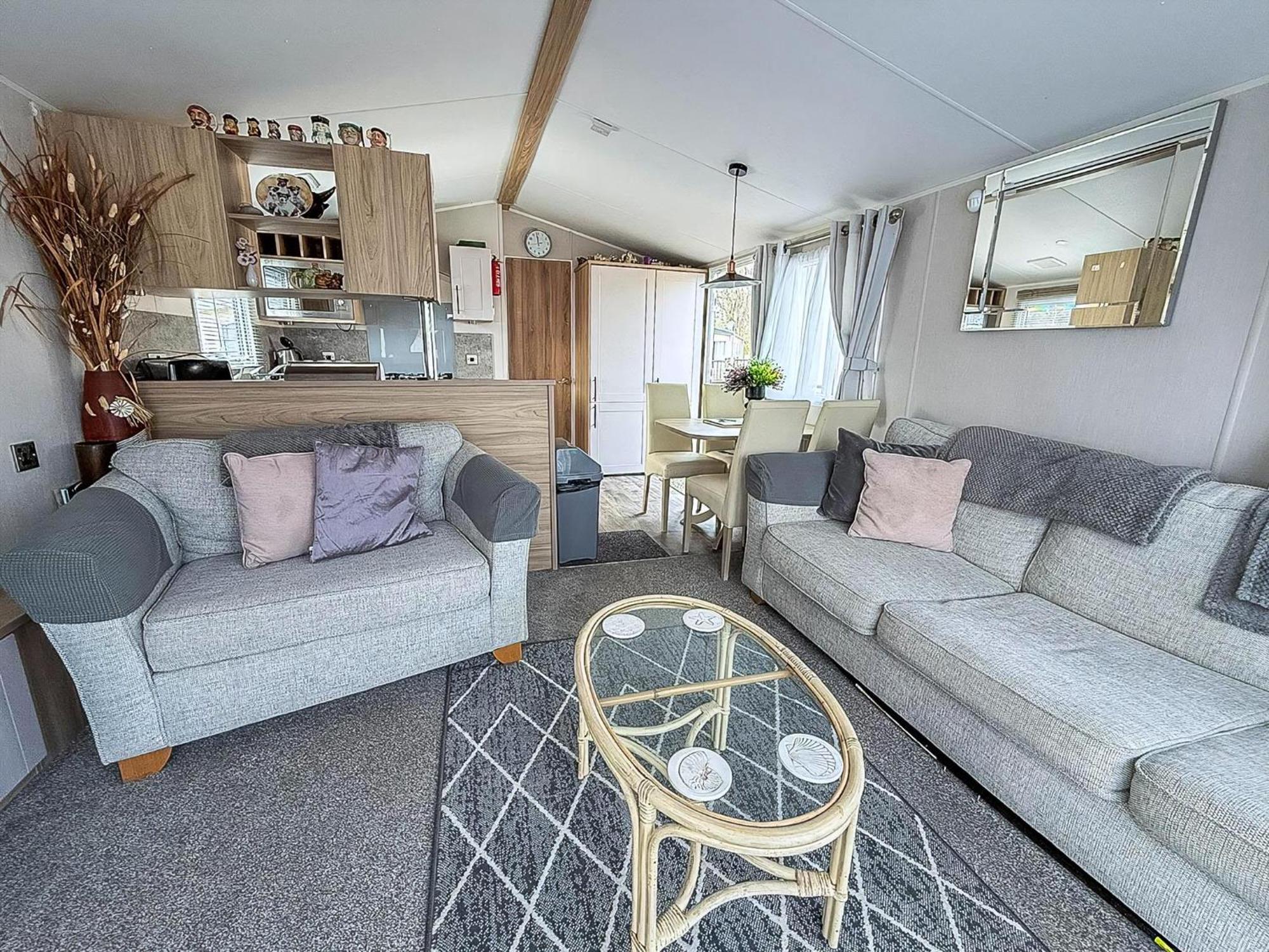 Beautiful Caravan For Hire With A Partial Sea View In Suffolk Ref 32042Az Lowestoft Bagian luar foto